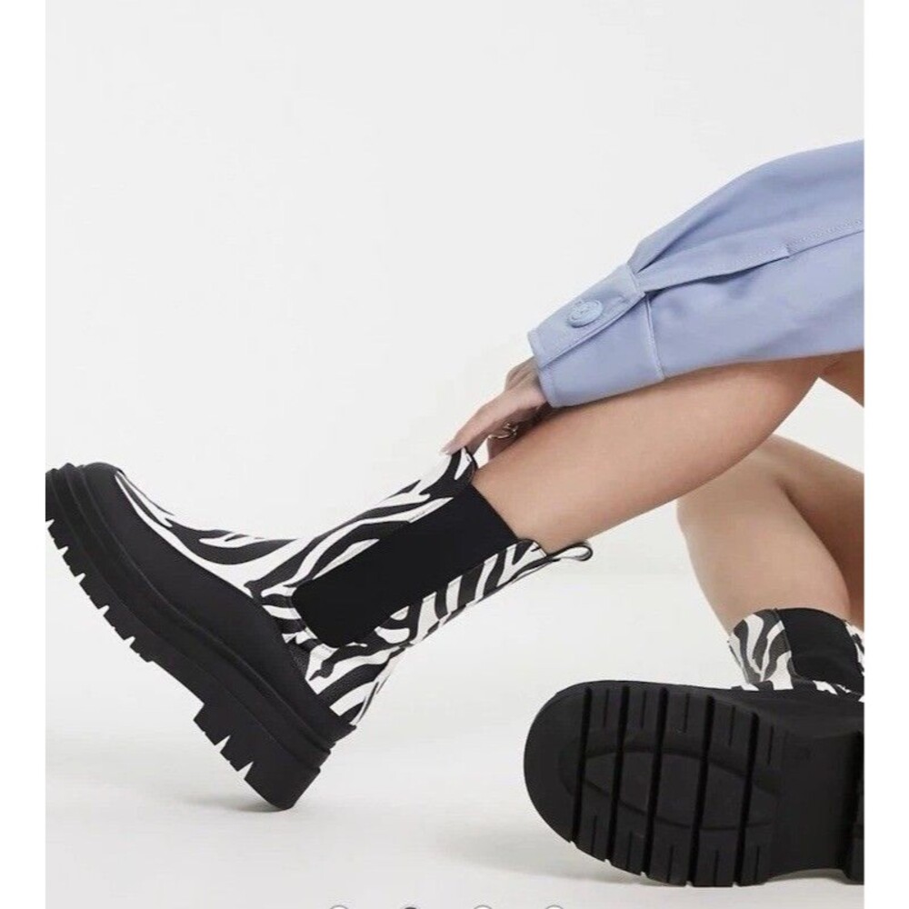 ASOS DESIGN Antidote Chunky Zebra Print Chelsea Pull On Boots Thick Sole Size 6